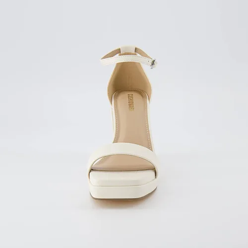 Vista 3 de CUSHIONAIRE Sandalia Grammy de plataforma con tacón de bloque de una banda para mujer + espuma viscoelástica, anchos disponibles