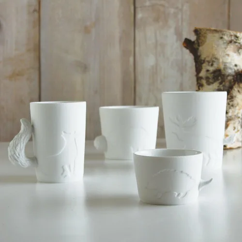 Vista 3 de KINTO 16240 Taza de porcelana de conejo Mugtail