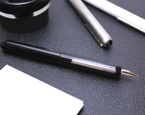 Vista 2 de Lamy Pluma estilográfica 074 diálogo 3 pianoblack Pt EF E182