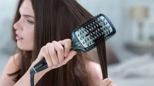 Vista 4 de Conair Infiniti Pro, cepillo alisador de cerámica con infusión de diamante, Negro