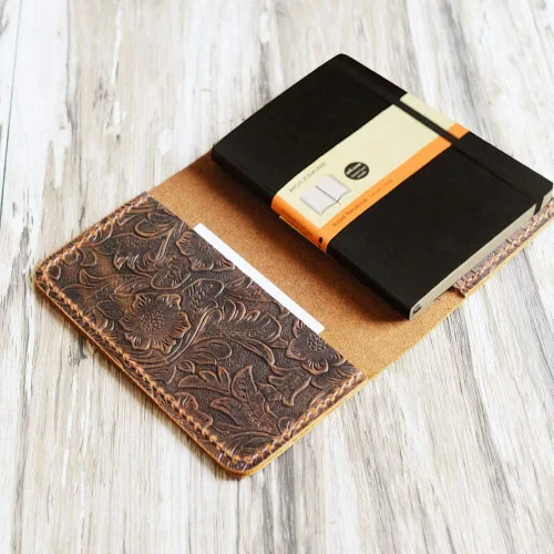 Vista 2 de Genuine Tooled Leather cover for moleskine classic notebook Large size, leather notebook refillable 8x5 moleskine large (5 x 8.25) 305M