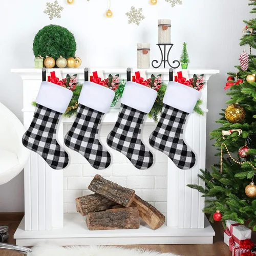 Vista 4 de Skylety - Calcetines de Navidad de 20” con tela a cuadros, piel sintética, para colgar en chimeneas, fiestas de Navidad en familia