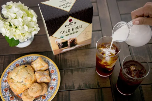 Vista 8 de Don Francisco’s Coffee Organic Cold Brew; café Orgánico, 100% cafe Arábica, tueste mediano-oscuro, 4 “Pitcher Packs” (rinde 2 jarras)