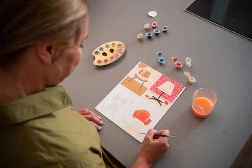 Vista 4 de Ravensburger CreArt Eames Take a Seat Kit de pintura por números para adultos, pintura de artes y manualidades para edades de 12 años en adelante
