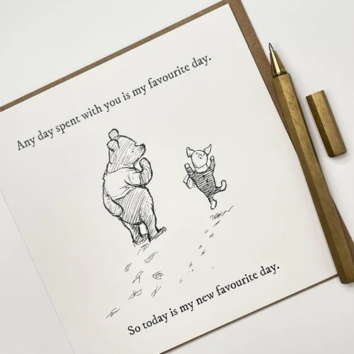 Vista 3 de Old English Co. - Tarjeta de cumpleaños de Winnie The Pooh para amiga, cita favorita de Winnie The Pooh y Piglet para hermana, prima, BFF – Tarjeta