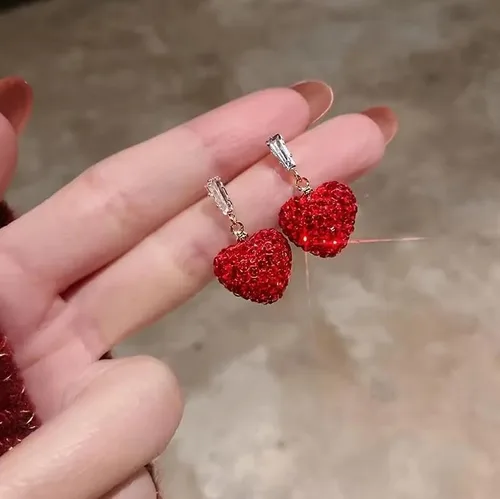Vista 9 de Pendientes de San Valentín para ella, aretes de cuentas de diamantes de imitación de corazón rojo, camisas de atuendo para mujer, accesorios