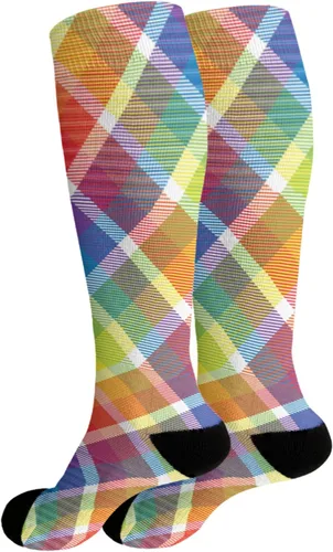 Vista 2 de devor Calcetines de algodón para mujer hasta la rodilla para mujer, calcetines de longitud de la tripulación, lindo arco iris cuadrado celosía