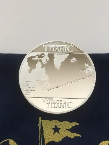 Vista 6 de Collar Titanic Corazón del Océano y Moneda Titanic