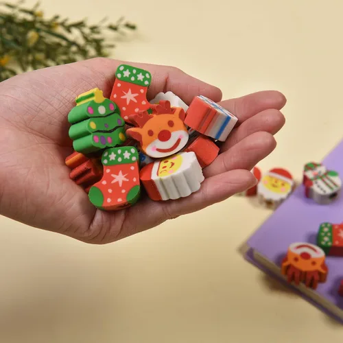 Vista 4 de 42 piezas de tapas de borrador navideñas para niños y niñas, mini tapas de borrador navideñas a granel para rellenos de medias navideñas