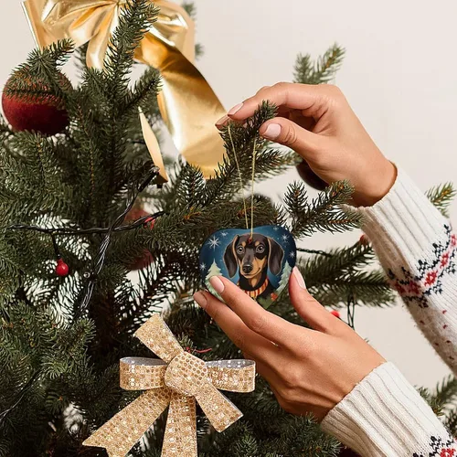 Vista 7 de Dachshund - Adorno de cerámica de Navidad para perro, diseño de animales lindos 2023, adorno de vacaciones para el hogar, decoración de árbol