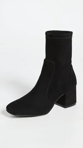 Vista 2 de Stuart Weitzman Elegante botín de 60 calcetines