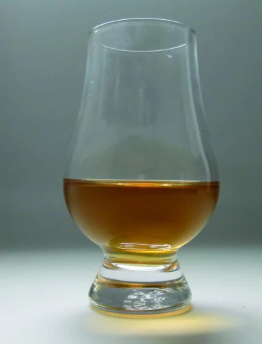 Vista 2 de Etched Laser Art Winston Churchill - Vaso de whisky de cristal Glencairn de 6.5 onzas, vasos de whisky para hombres y mujeres, regalo de vaso
