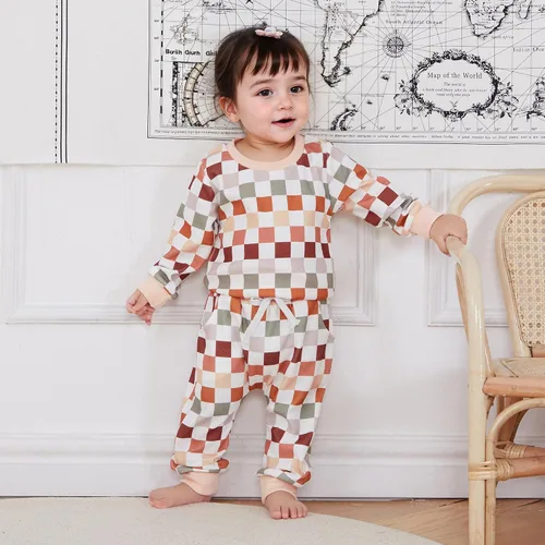 Vista 2 de Karwuiio Conjunto de sudadera de manga larga con estampado de tablero de ajedrez y pantalones, ropa de otoño