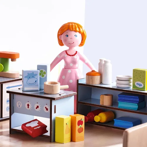 Vista 3 de HABA Little Friends Mom Katrin - Figura de muñeca de juguete de casa de muñecas de 4.5 pulgadas