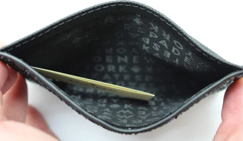 Vista 7 de Kate Spade New York Graham Greta Court Wallet Business - Estuche para tarjetas de crédito con purpurina, color negro, pequeño, Cartera con tarjetero