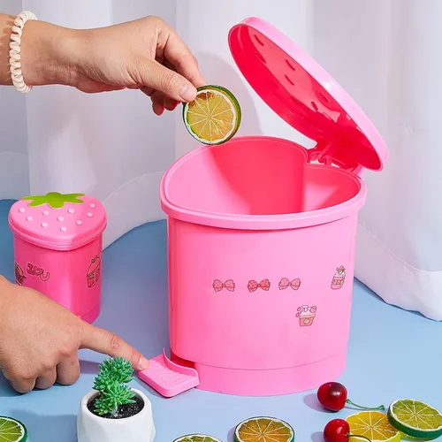 Vista 4 de Tessco for you 2 piezas de basura de escritorio de fresa, lindo bote de basura pequeño para encimera con tapa, cubo de basura pequeño Kawaii de Rosa