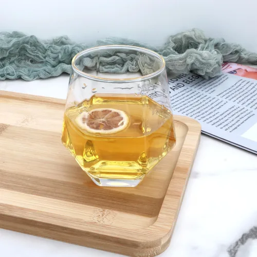 Vista 6 de Juego de 4 copas de vino, sin tallo, transparentes de 10 onzas, copas de vidrio geométricas con forma de diamante, hermosas copas de vino sin tallo