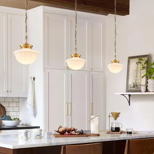 Vista 5 de youngrender Accesorios de Lámpara Colgante Estilo Escuela, Lámpara Colgante de Cristal Lechoso Dorado de Latón de 9", Iluminación Colgante de Techo