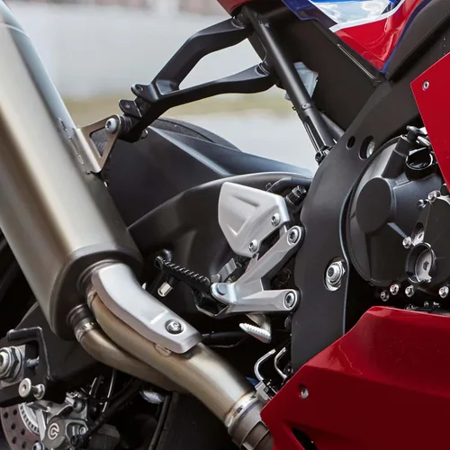 Vista 5 de TCT-MOTORPARTS Reposapiés de pasajero negro para conductor, soporte para reposapiés para CBR1000RR 2004-2016 CBR600RR 2003-2025