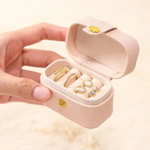 Vista 6 de Mini caja de almacenamiento de anillos, organizador de joyas, pequeña caja de joyería portátil, práctico regalo de viaje para mujeres, rosa