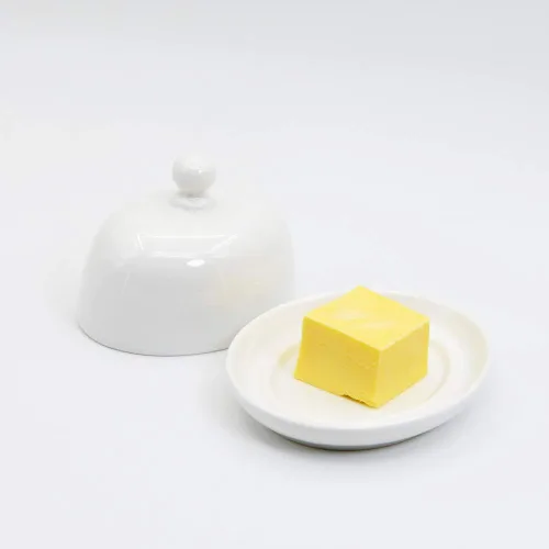 Vista 2 de NAGU Mini plato de mantequilla ovalado con tapa, plato de queso blanco con forma de procelain abovedado con asa, bandeja de mantequilla pequeña
