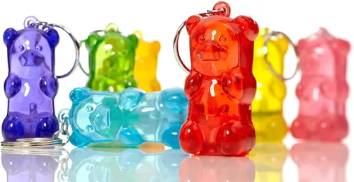 Vista 3 de Gummygoods Llavero de oso de goma de tamaño mordido, luz nocturna para niños, luz LED, batería incluida