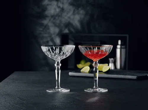 Vista 4 de Nachtmann Noblesse Collection - Juego de 2 vasos de cóctel de cristal transparente con tallo, perfectos para beber champán, vino dulce, martini