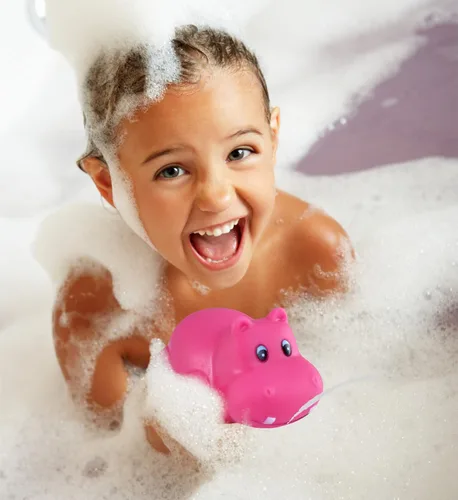 Vista 6 de DolliBu Hippo Bath Buddy Squirter - Juguete flotante de goma hipopótamo rosa, divertido juego de baño para niños pequeños, lindo y suave, juguete