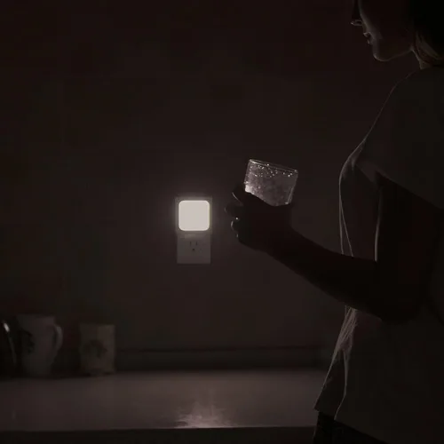 Vista 5 de VINTAR Paquete de 4 luces LED nocturnas, luces nocturnas enchufables a la pared con sensor inteligente de atardecer a amanecer, luces nocturnas