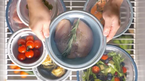 Vista 3 de Silicona para almacenamiento de alimentos, 4 unidades, fundas elásticas reutilizables para tazas, latas, tarros, recipientes redondos