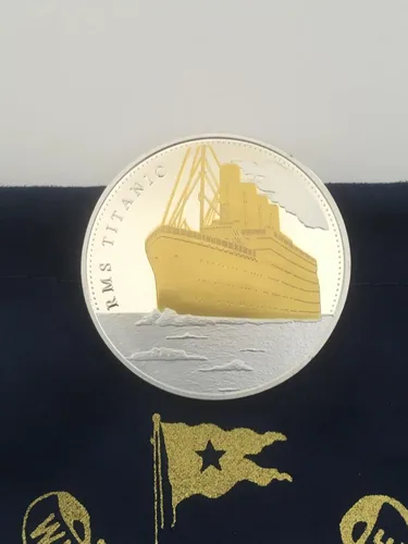 Vista 7 de Collar Titanic Corazón del Océano y Moneda Titanic