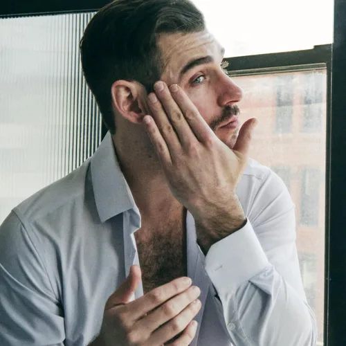 Vista 4 de Brickell Ultimate - Rutina antienvejecimiento para hombre, antiarrugas, crema facial de noche y crema de ojos para reducir la hinchazón, arrugas