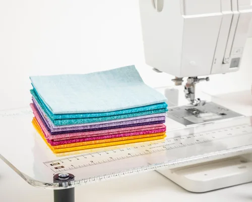 Vista 3 de Kit de costura triangular para principiantes El kit contiene 12 cuartos gruesos de tela 100% algodón, hace una colcha de 40.5 x 56.5 pulgadas