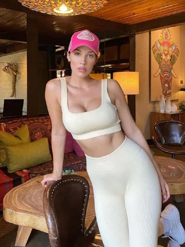 Vista 2 de OQQ Conjunto activo de 3 piezas para mujer acanalado sin costuras cuello redondo brasier deportivo de un hombro leggings de cintura alta