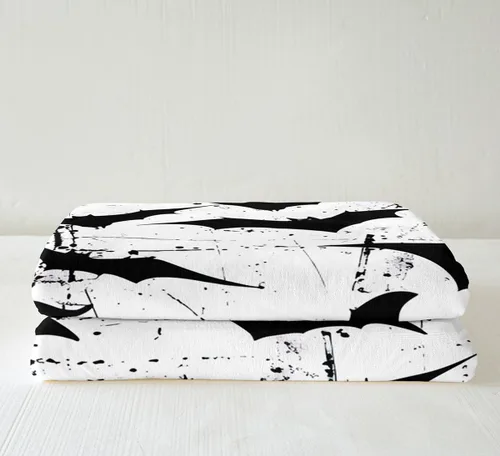 Vista 3 de Erosebridal Manta gótica de murciélagos de Halloween, manta de forro polar blanco y negro de 40 x 50 pulgadas, silueta vintage para niños, sombras