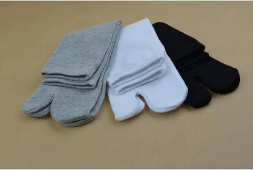 Vista 4 de rosenice 3 pares de calcetines elásticos de algodón Tabi Toe (blanco + gris + negro), Blanco gris negro