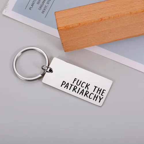 Vista 4 de FCK The Patriarchy Llavero de regalo para mujeres activistas