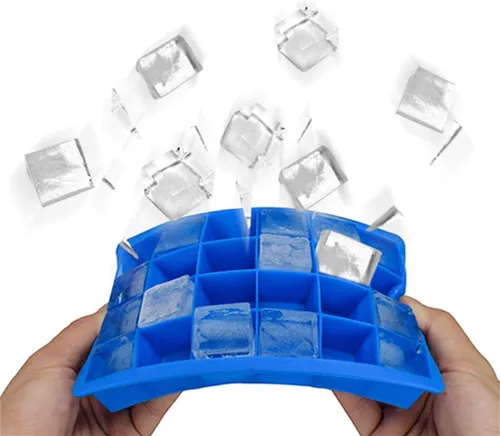 Vista 4 de Bandejas cuadradas de silicona para cubitos de hielo con tapas, paquete de 2, 15 moldes de cavidad para hielo