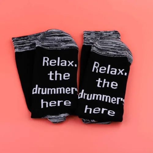 Vista 4 de LEVLO Inspirational Drummer Gift Calcetines para hombre Relajar el baterista Aquí Calcetines para amantes del baterista festivales músicos regalos