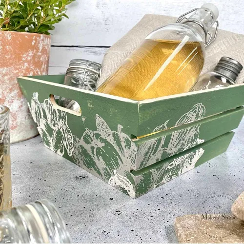 Vista 3 de A Maker's Studio - Hoja de plantilla de malla adhesiva reutilizable, ideal para manualidades y manualidades, adecuada para pinturas y tintas