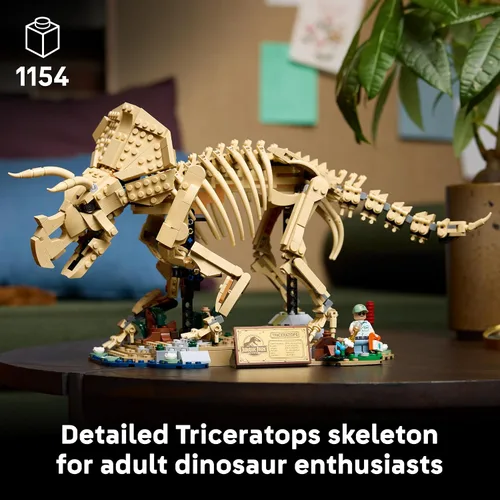 Vista 2 de LEGO Jurassic World Dinosaur Fossils: Triceratops 77985 Building Set for Adults, Ages 18+, Posable Dinosaur Fossil Display, Bedroom or Home Office