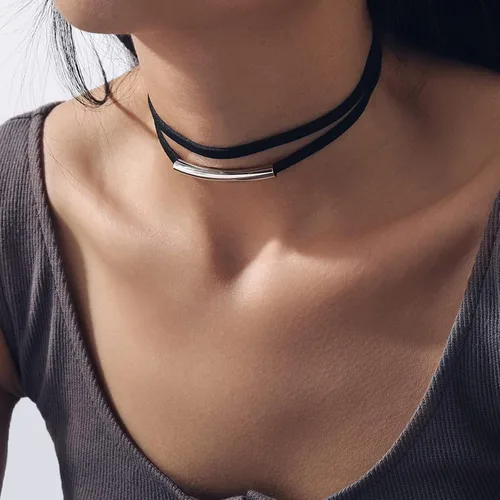 Vista 2 de Fesciory Collares negros para mujer, collar de encaje de terciopelo ajustable en capas, regalo de joyería gótica.
