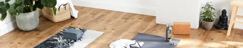 Vista 3 de Manduka Bloque de yoga – Bloque de corcho de grano fino, equipo de yoga, accesorio de gimnasio en casa, herramienta de pilates, ligero para viajes