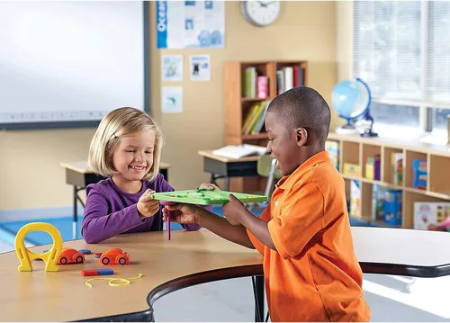 Vista 2 de Learning Resources Juego de actividades STEM Magnets, lecciones de ciencia, 24 piezas, a partir de 5 años