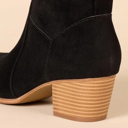 Vista 2 de Tienda Essentials Botines Western para mujer