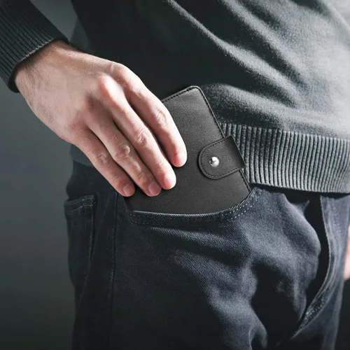 Vista 4 de Polare - Cartera de pasaporte de viaje plegable de cuero de grano completo para hombre, delgada con bloqueo RFID, Negro -, Slim