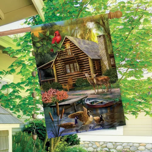 Vista 2 de Bandera de casa de verano con diseño de cabaña de lago y ciervo, 28 x 40 pulgadas Briarwood Lane