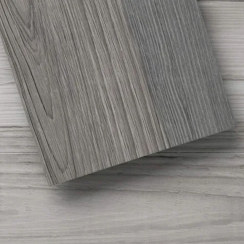 Vista 10 de LUCiDA SURFACES - Baldosas de vinilo de lujo, azulejos autoadhesivos para instalar uno mismo, 12 tablones con aspecto de madera, color granero