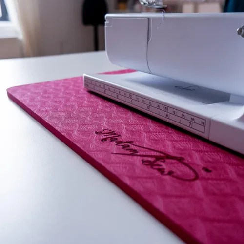 Vista 2 de Madam Sew Paquete de pedal y alfombrilla de mufla para máquina de coser