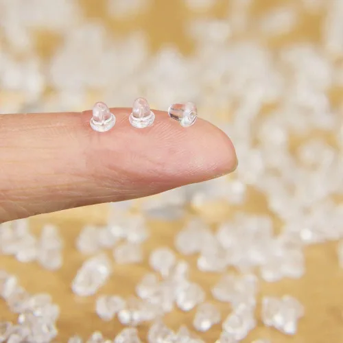 Vista 3 de 120 piezas de aretes para tachuelas, parte trasera de aretes, almohadillas de seguridad suaves y transparentes para las orejas, topes de embrague
